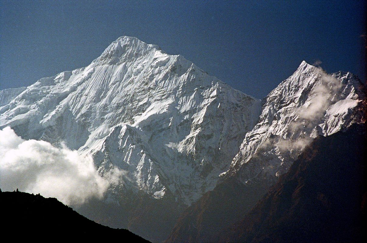 11 Nilgiri North and Nilgiri Central Close Up From Jomsom 